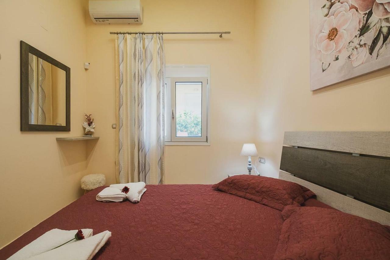 Spacious Home With Parking Chania  ภายนอก รูปภาพ