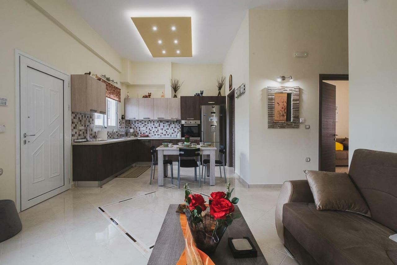 Spacious Home With Parking Chania  ภายนอก รูปภาพ