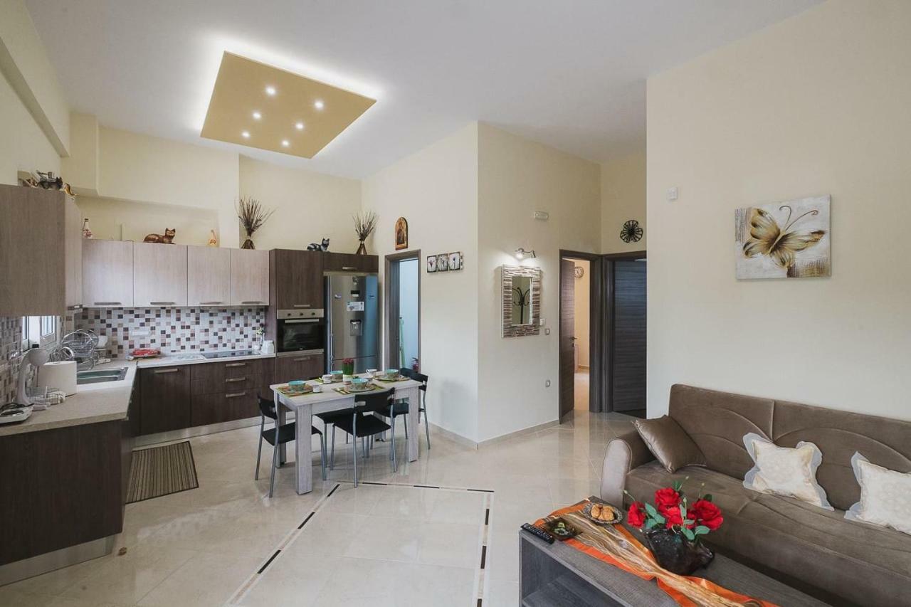 Spacious Home With Parking Chania  ภายนอก รูปภาพ