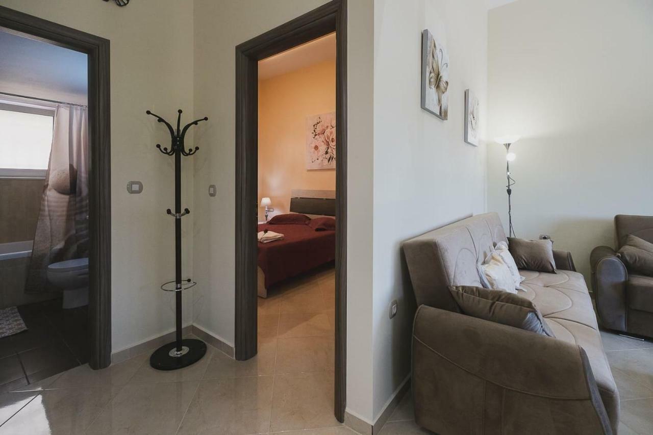 Spacious Home With Parking Chania  ภายนอก รูปภาพ