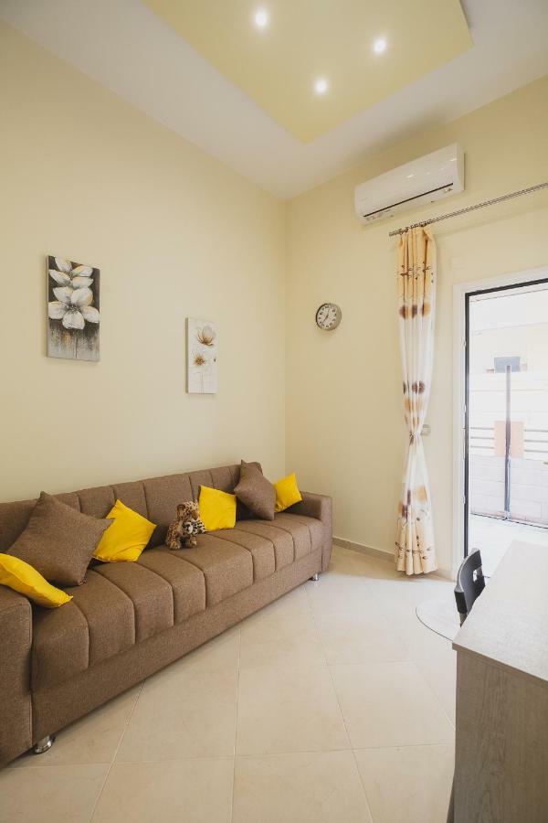 Spacious Home With Parking Chania  ภายนอก รูปภาพ