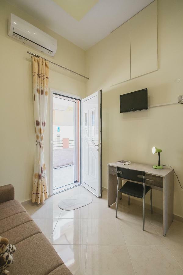 Spacious Home With Parking Chania  ภายนอก รูปภาพ