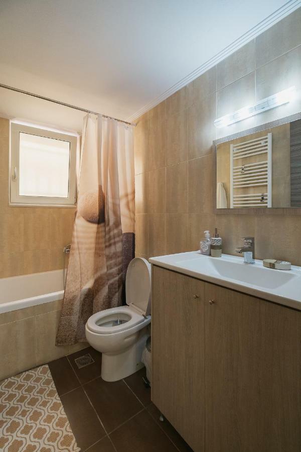 Spacious Home With Parking Chania  ภายนอก รูปภาพ