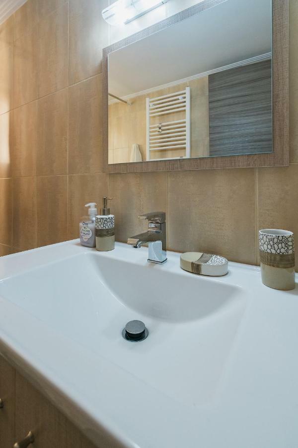 Spacious Home With Parking Chania  ภายนอก รูปภาพ